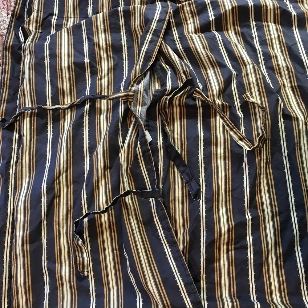Nina home Nina Campbell large square blue beige stripe pillowcase 25” x 25”